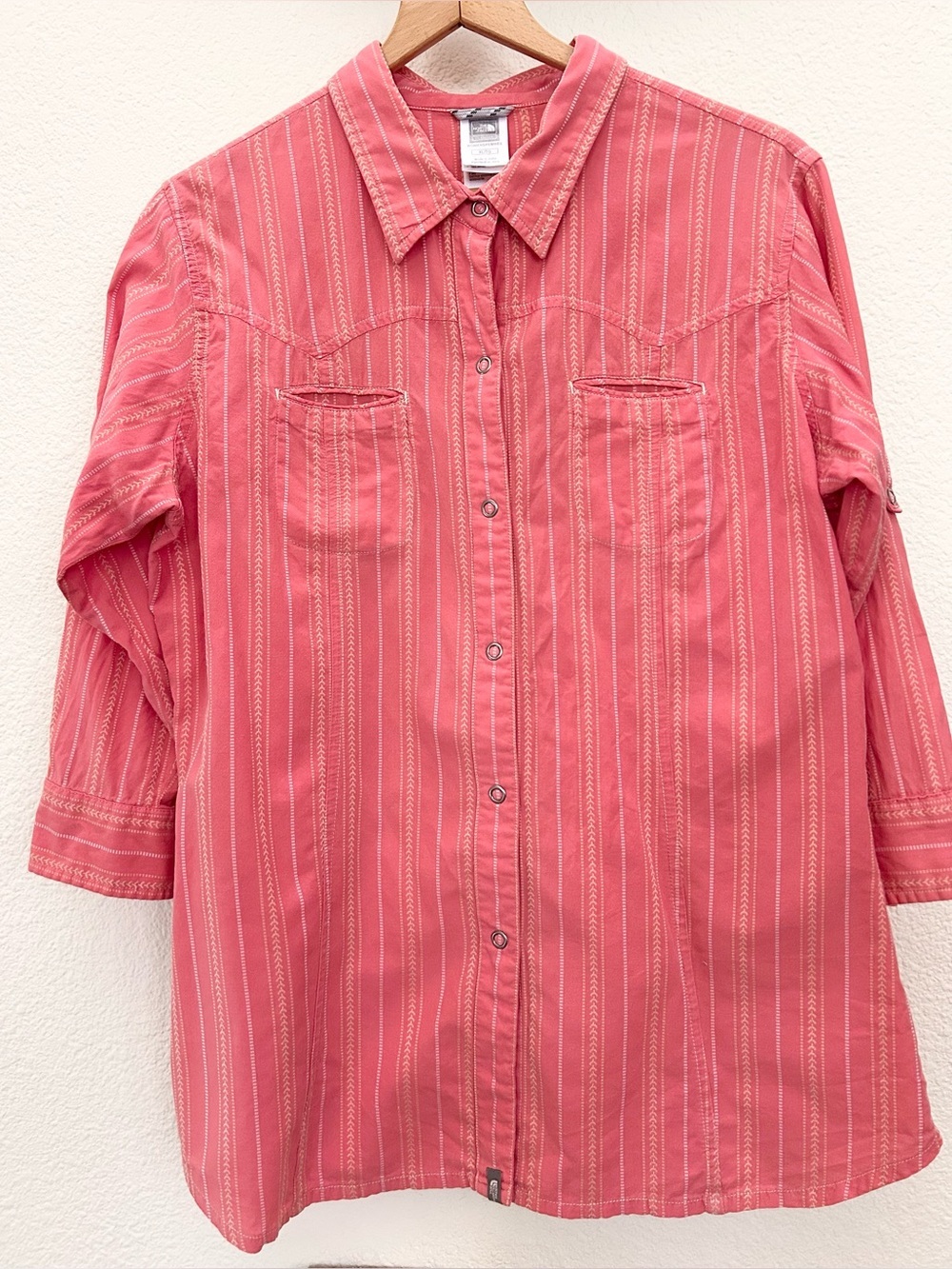 The North Face Women's Pink Western Snap Front Shirt 3/4 Roll-Tab Sleeve size XL
